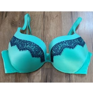 Victoria's Secret Push-Up/Pigeonnant